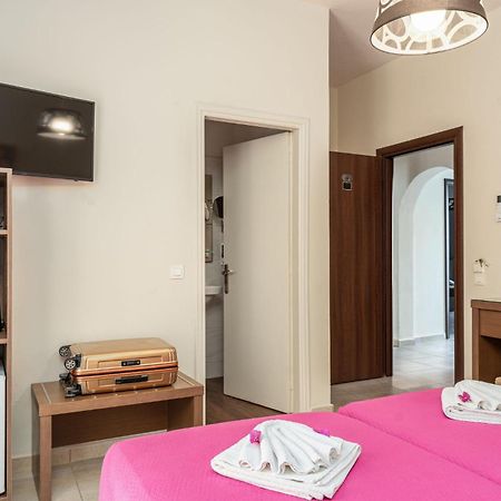 Stathis Beachfront Luxury Rooms Каламакі Екстер'єр фото
