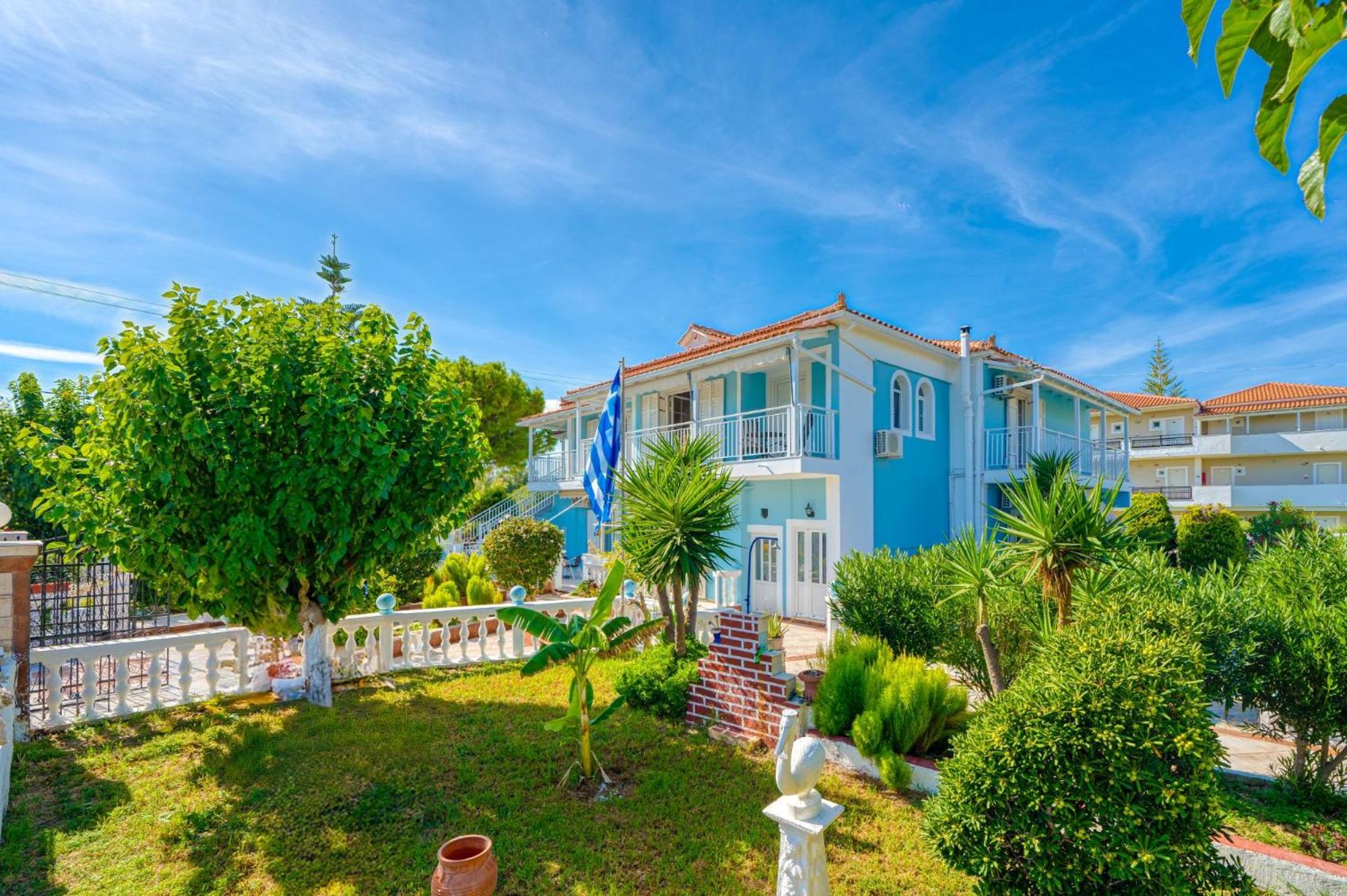 Stathis Beachfront Luxury Rooms Каламакі Екстер'єр фото