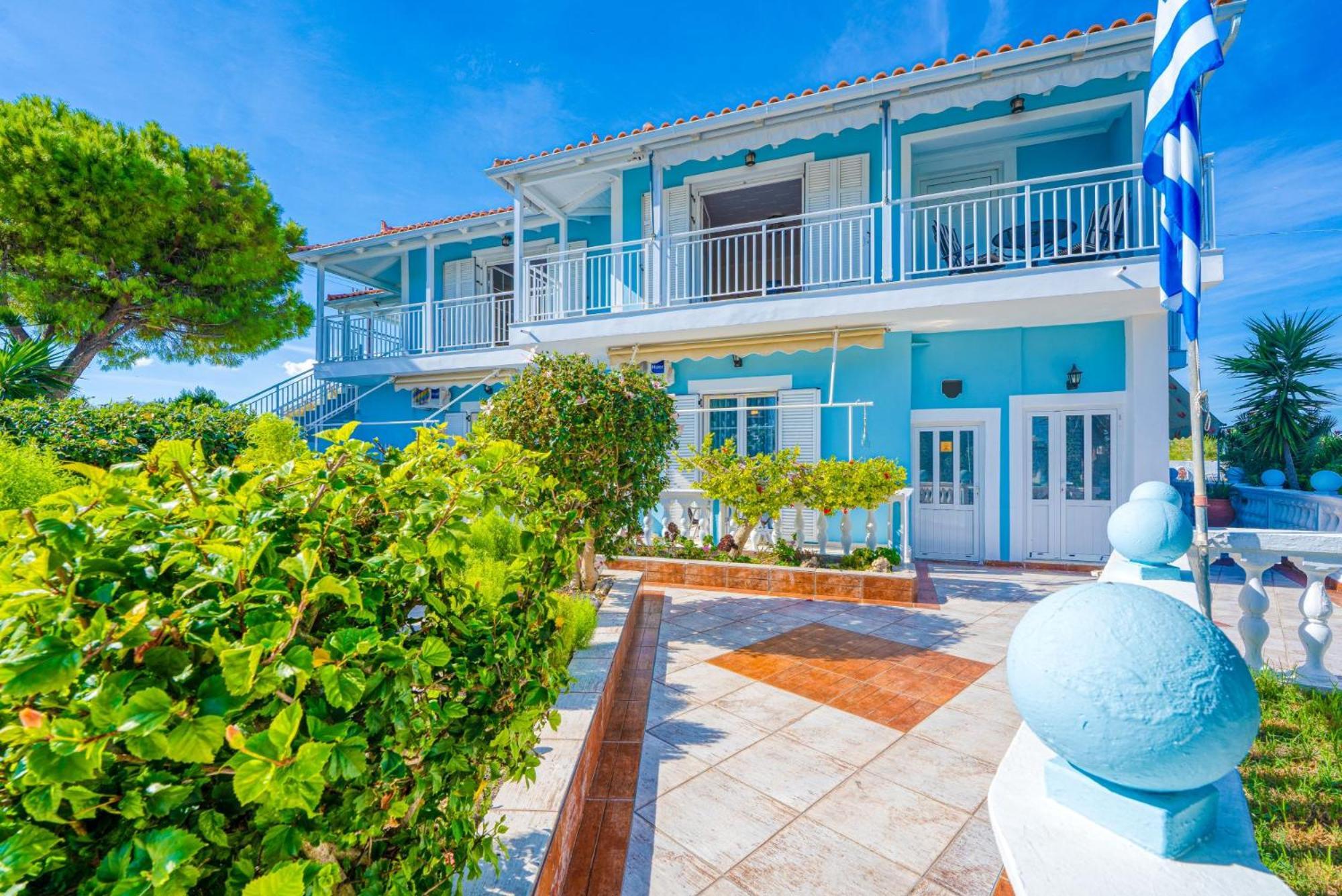 Stathis Beachfront Luxury Rooms Каламакі Екстер'єр фото